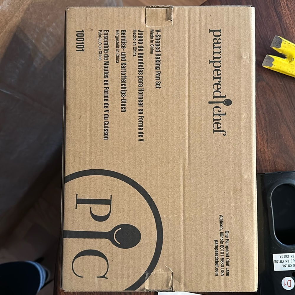 Pamper Chef Taco Shell Maker!